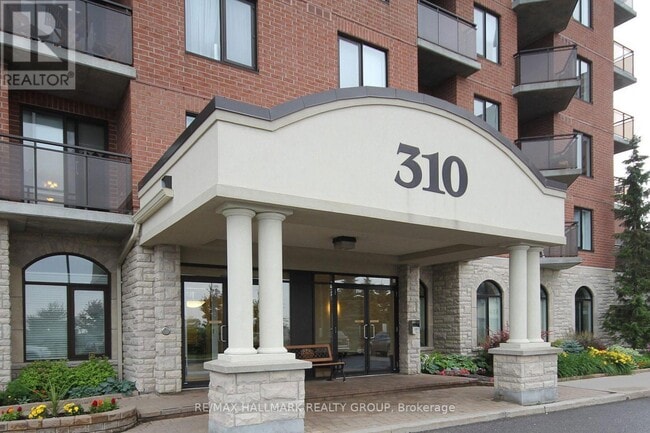 310 Central Park Dr in Ottawa, ON - Building Photo - Building Photo