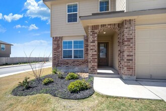 903 Brown Thrasher in San Antonio, TX - Building Photo - Building Photo