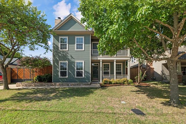 property at 220 Lamar St