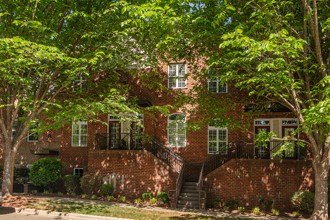 223 Harbour Pl Dr in Davidson, NC - Building Photo - Building Photo