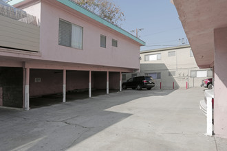 Bellflower Boulevard Apartments in Downey, CA - Building Photo - Building Photo