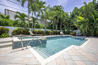 1003 Seagate Dr in Delray Beach, FL - Foto de edificio - Building Photo