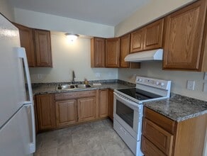 3351 S 113th St in West Allis, WI - Foto de edificio - Building Photo