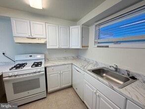 5485 Harpers Farm Rd in Columbia, MD - Building Photo - Building Photo
