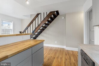 722 S 22nd St-Unit -2R in Philadelphia, PA - Building Photo - Building Photo