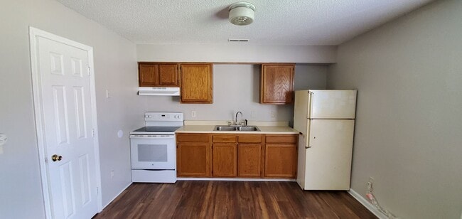 3410 Calumet Pl in Greensboro, NC - Building Photo - Building Photo