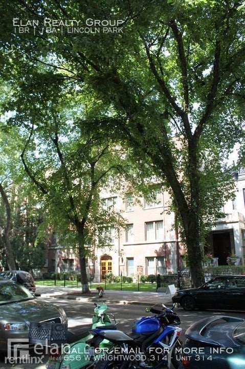 656 W Wrightwood Ave-Unit -Unit 314 in Chicago, IL - Building Photo