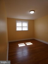 2593 Balwynne Park Rd in Philadelphia, PA - Building Photo - Building Photo