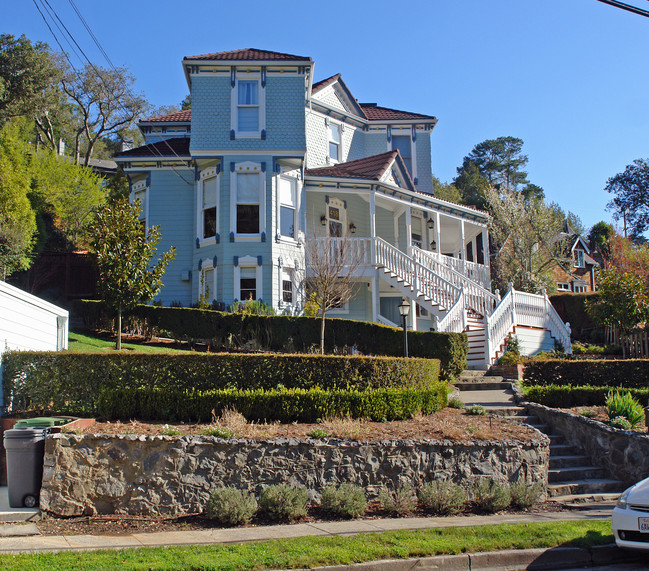 418 Throckmorton Ave in Mill Valley, CA - Building Photo - Building Photo