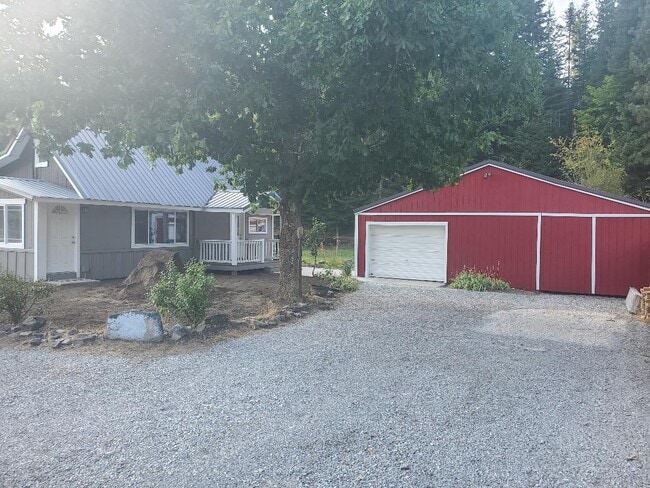 270 N Bank Rd in Pinehurst, ID - Building Photo - Building Photo