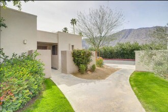 829 E Arenas Rd, Unit 829 EArenas in Palm Springs, CA - Foto de edificio - Building Photo