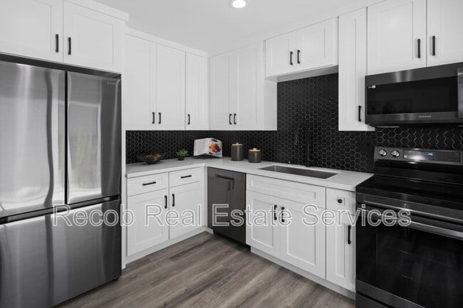 6634-6644 Rockglen Ave in San Diego, CA - Building Photo - Building Photo