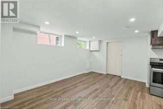 326 E 19th St in Hamilton, ON - Building Photo - Building Photo