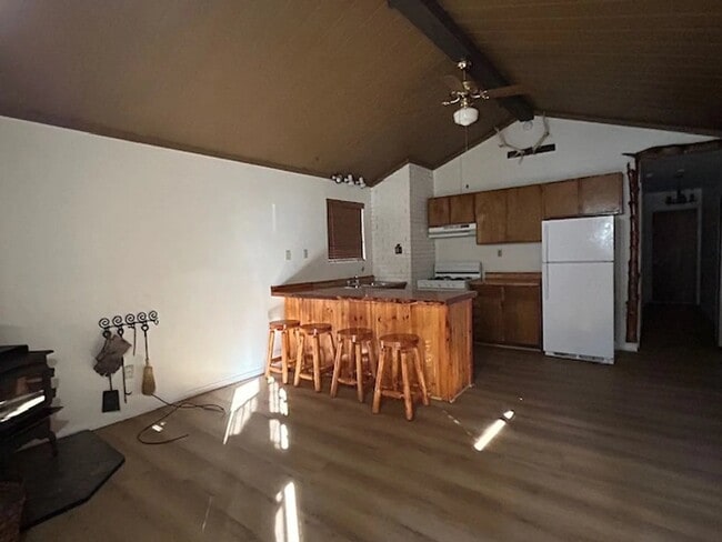 259 Spruce Ln in Sugarloaf, CA - Foto de edificio - Building Photo