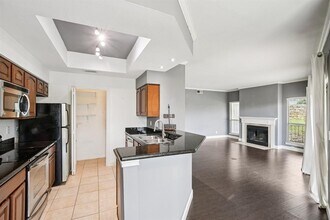 6000-22 Shepherd Mountain Cove in Austin, TX - Building Photo - Building Photo