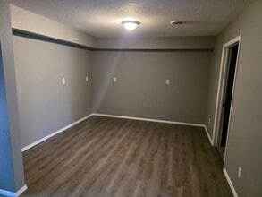 710 St Norbert Dr in Sauget, IL - Building Photo - Building Photo