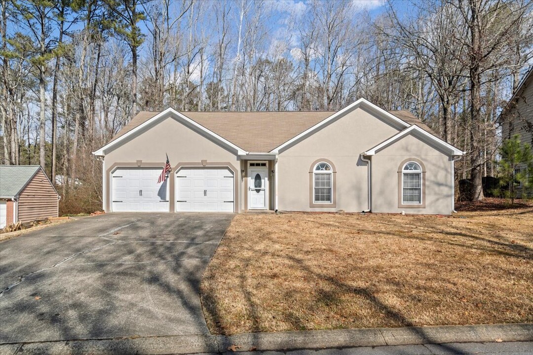 4000 Wellcrest Dr NW in Kennesaw, GA - Foto de edificio