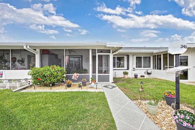 3451 Americo Dr in West Palm Beach, FL - Foto de edificio - Building Photo