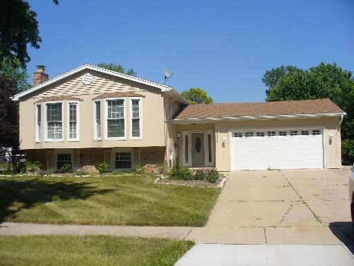 property at 2305 Kingston Dr