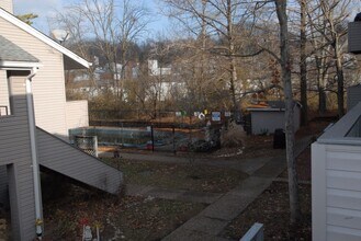 1321 Prospect Crossing in Ballwin, MO - Foto de edificio - Building Photo