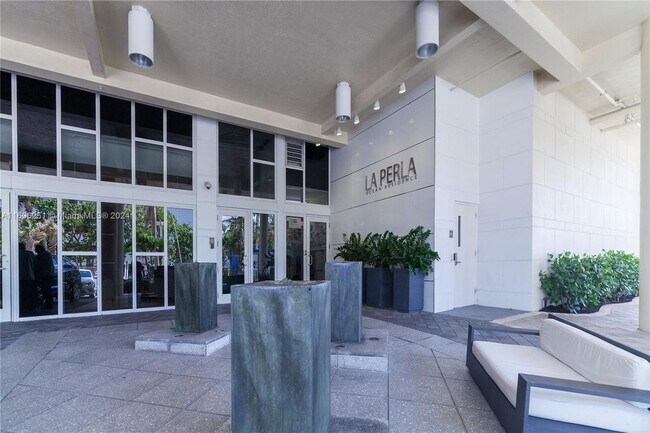 16699 Collins Ave in Sunny Isles Beach, FL - Building Photo - Building Photo