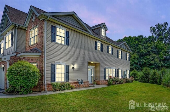 90 Morgan Way in Monroe Township, NJ - Building Photo - Building Photo