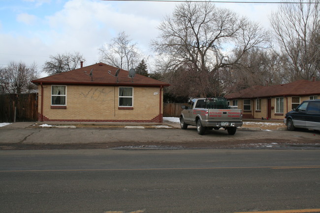 1645-1655 Pierce St in Lakewood, CO - Building Photo - Building Photo