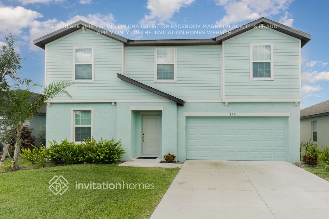 4271 Palatina Way in North Fort Myers, FL - Building Photo