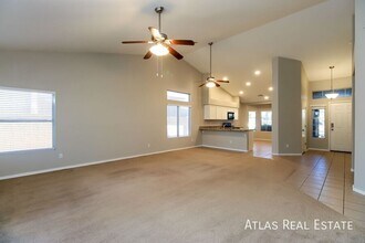 7315 E Navarro Ave in Mesa, AZ - Building Photo - Building Photo