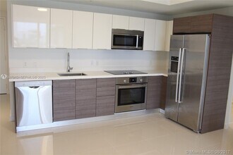 1010 SW 2nd Ave, Unit 810 in Miami, FL - Building Photo - Building Photo