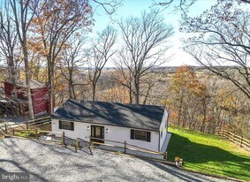 440 Redbud Ln in Bluemont, VA - Building Photo