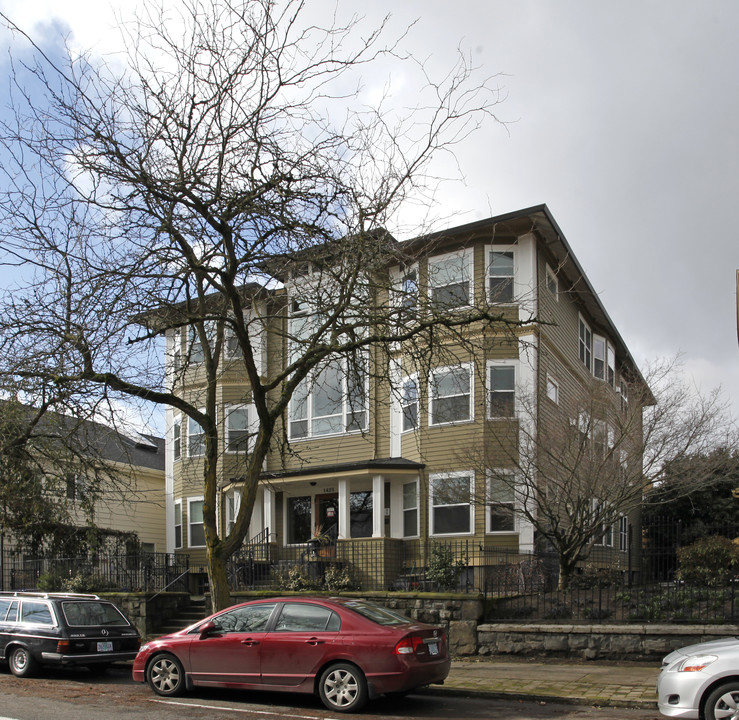 1425 NW 19th Ave in Portland, OR - Foto de edificio