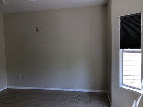 2801 Chancellorsville Dr, Unit 725 in Tallahassee, FL - Building Photo - Building Photo