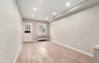 25-53-53 College Point Blvd in New York, NY - Building Photo - Building Photo