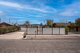 110 N Melwood Ave in Tucson, AZ - Foto de edificio - Building Photo