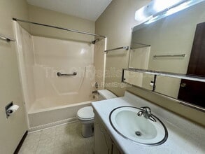 445 Elm Pl in Princeton, IL - Building Photo - Building Photo