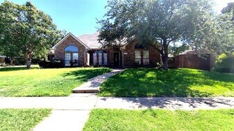 2128 USA Dr in Plano, TX - Building Photo