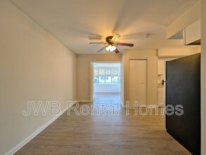 2932 Searchwood Dr in Jacksonville, FL - Building Photo - Building Photo