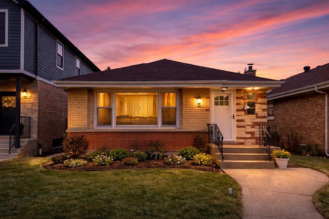 property at 5410 N Neenah Ave