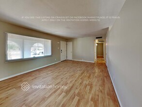 3265 W Country Gables Dr in Phoenix, AZ - Building Photo - Building Photo