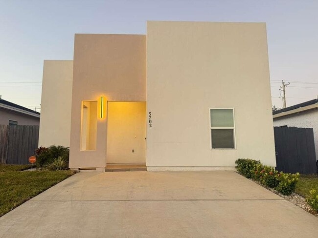 property at 5702 Moses Lp