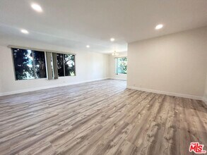 439 S Oakhurst Dr in Beverly Hills, CA - Building Photo - Building Photo