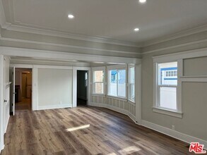 4627 Melbourne Ave in Los Angeles, CA - Foto de edificio - Building Photo