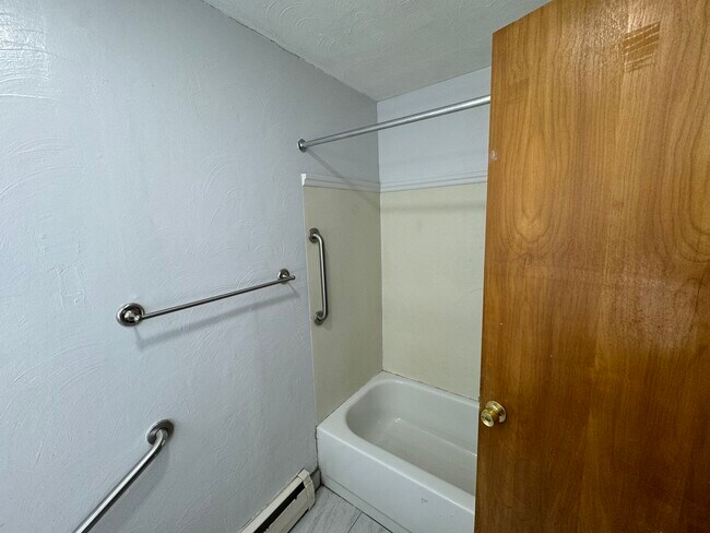 3033 Reeves Ave in Lorain, OH - Building Photo - Building Photo
