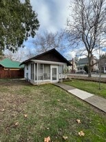 310 8th St in Jacksonville, OR - Building Photo