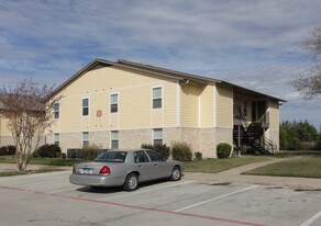 Red Oak Apartments