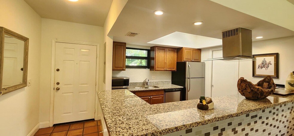 13334 Polo Club Rd, Unit 337 in Wellington, FL - Building Photo