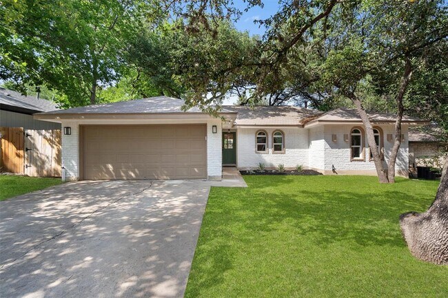 property at 902 Acorn Oaks Dr