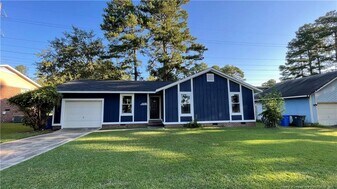 5990 Chambrian Dr in Fayetteville, NC - Building Photo