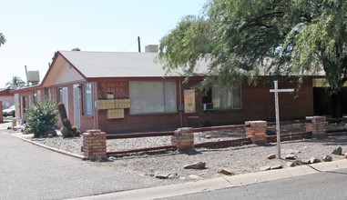 Baker's Apartments in Phoenix, AZ - Building Photo - Building Photo